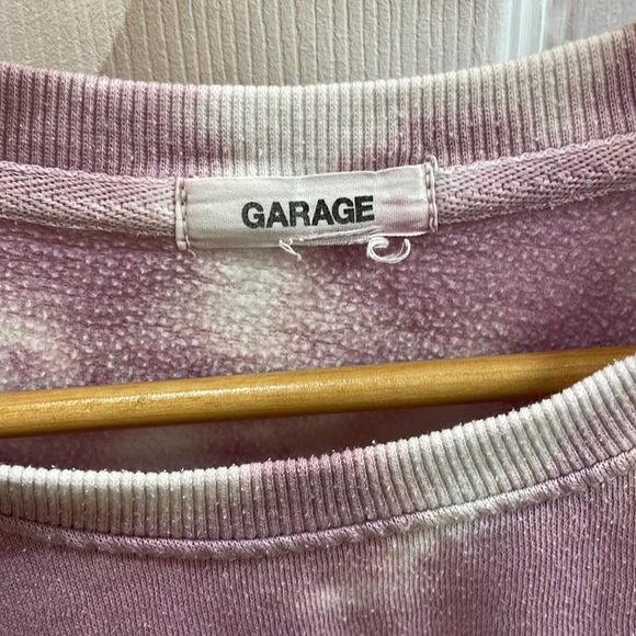 Size Medium sweatshirt from Garage. - Picture 2 of 3